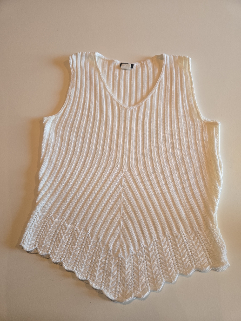 Women's White Ribbed V-Neck Knit Tank Sweater